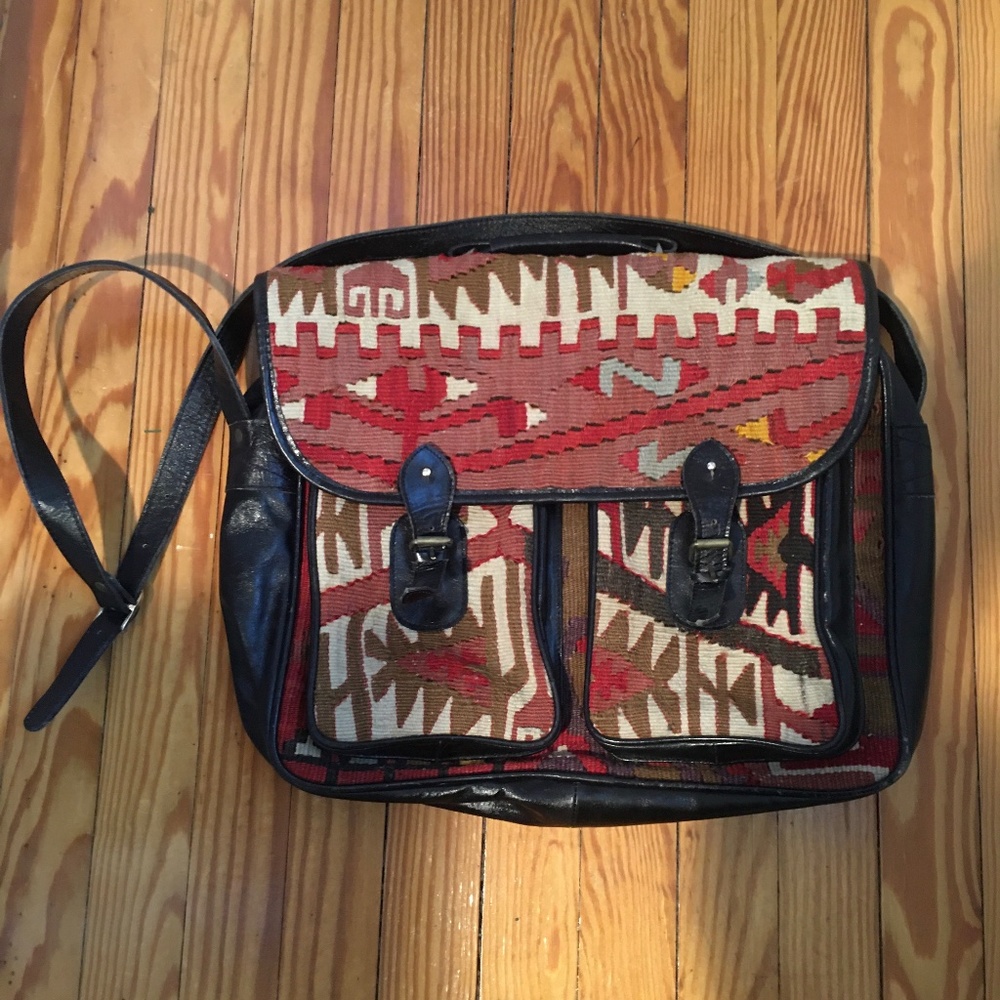 Host Pick! THE NOMADIE COLLECTION Vintage Kilim Briefcase/Laptop Bag - Picture 2 of 8